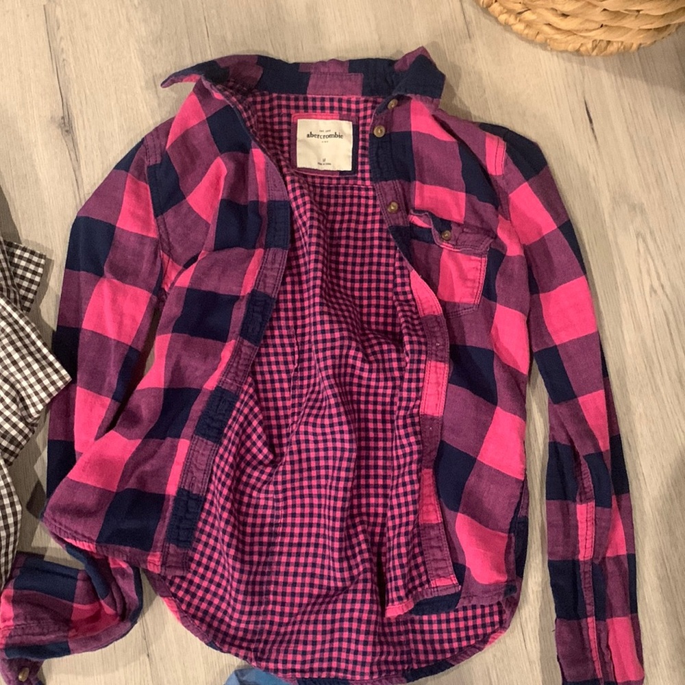 Bundle of Size Small flannels